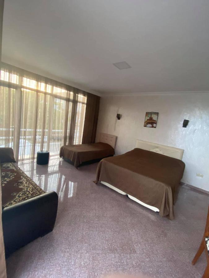 Guest House "Sulo" Kobuleti Ngoại thất bức ảnh