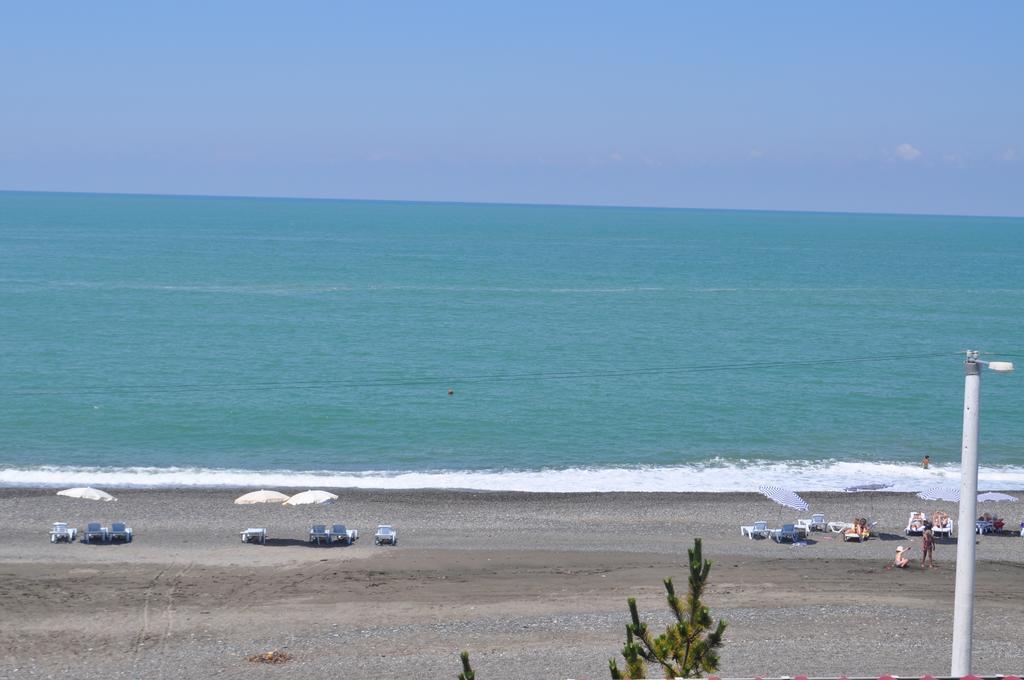 Guest House "Sulo" Kobuleti Ngoại thất bức ảnh